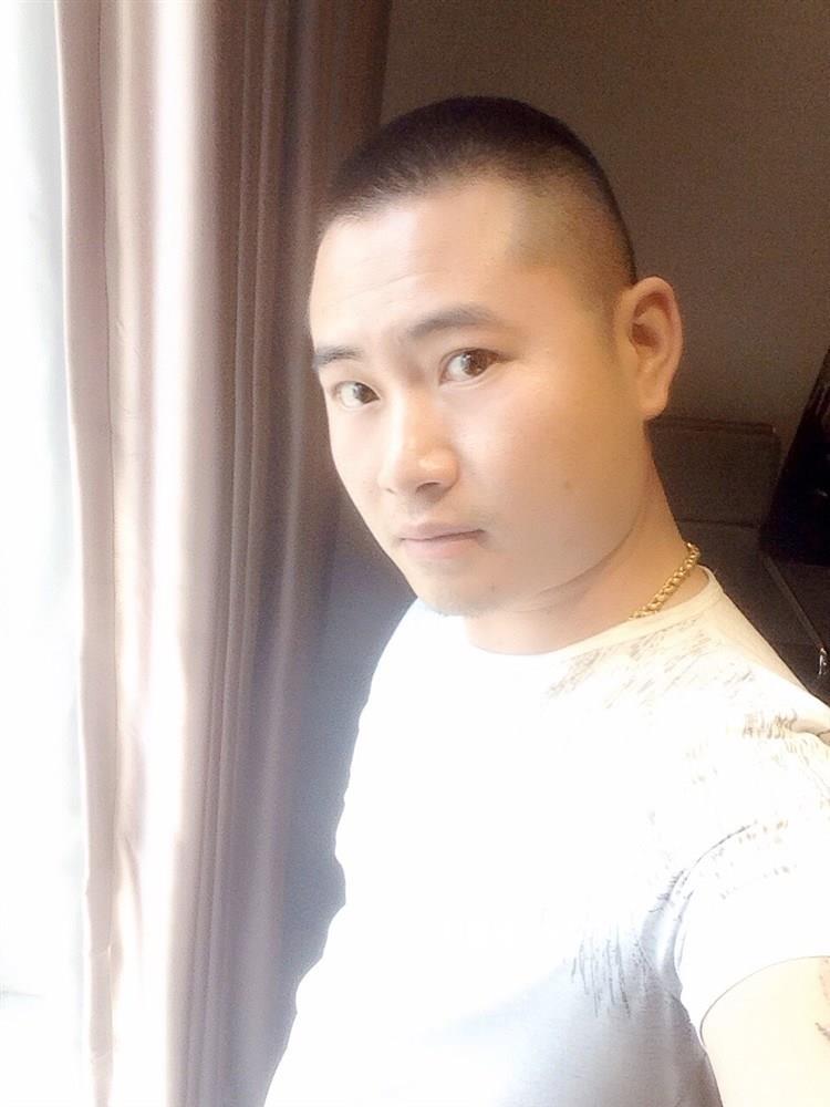 因为陌生所以勇敢A的头像