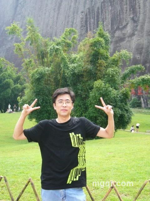 窗外在下雨的头像