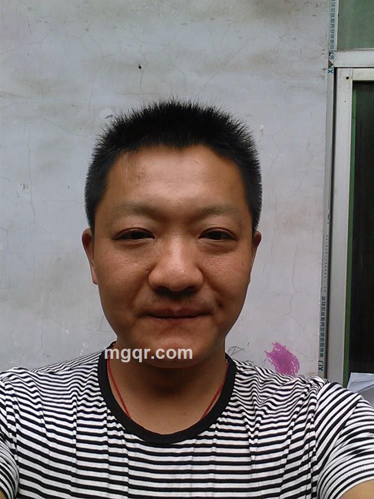 军兵帅哥的头像