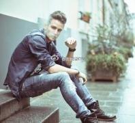 蓝瞳18的头像