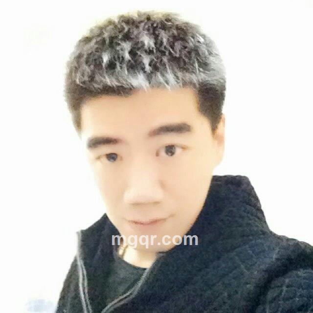 街角内吻的头像