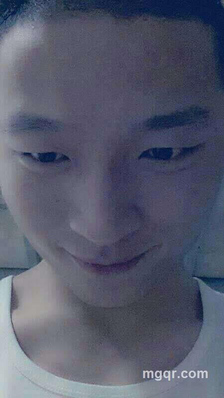 精壮的年轻人的头像