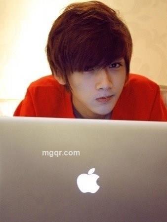 夜$郎自大的头像