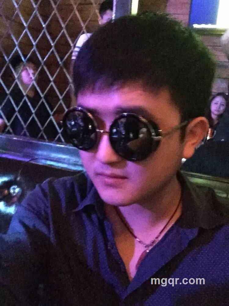 哦送的头像