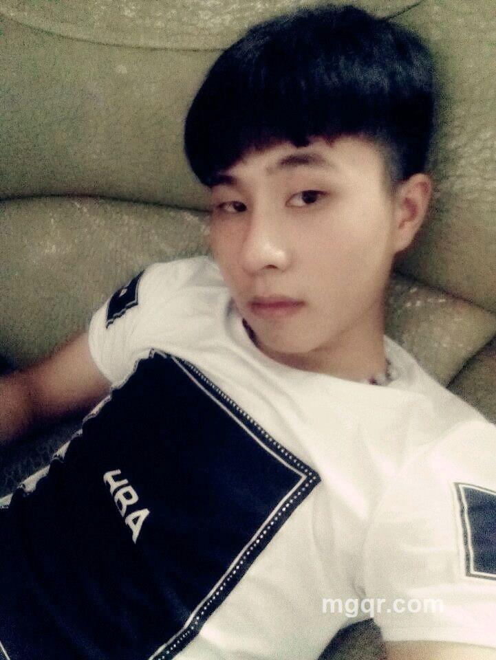 长舌极硬的头像