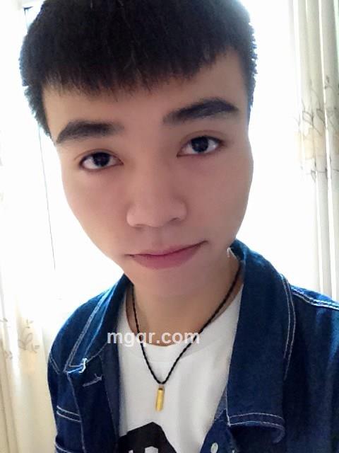 陈陈陈阳的头像