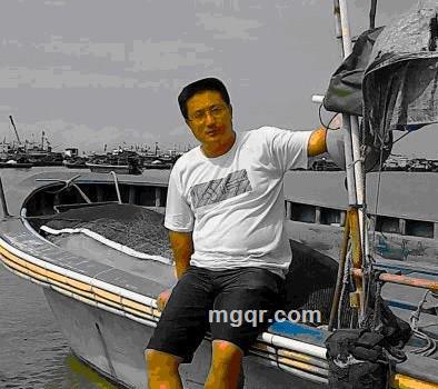 尾巴在前的头像