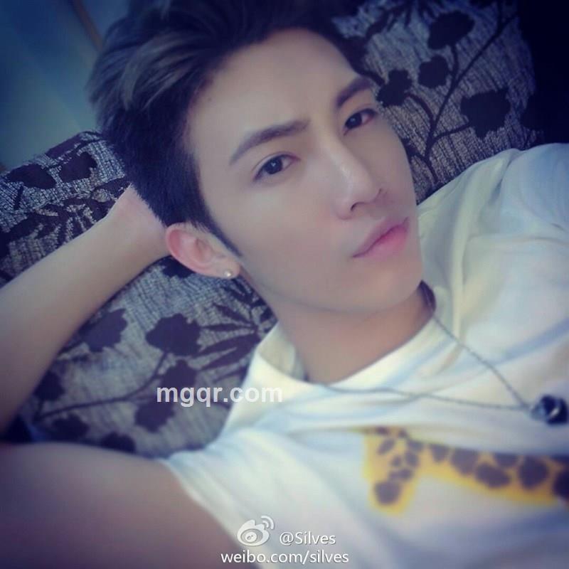 额滴神啊~的头像