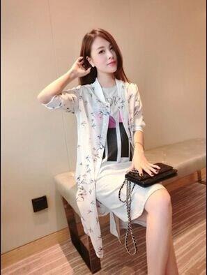 窗外的雨一直下的头像