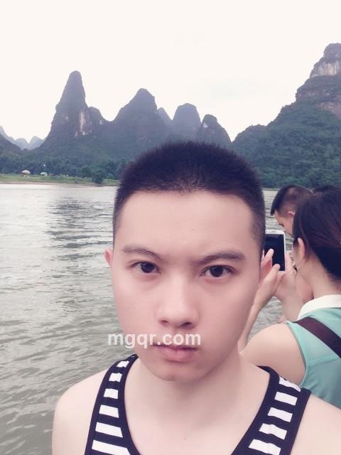 黑夜中的白天的头像