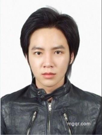 25岁小帅哥的头像