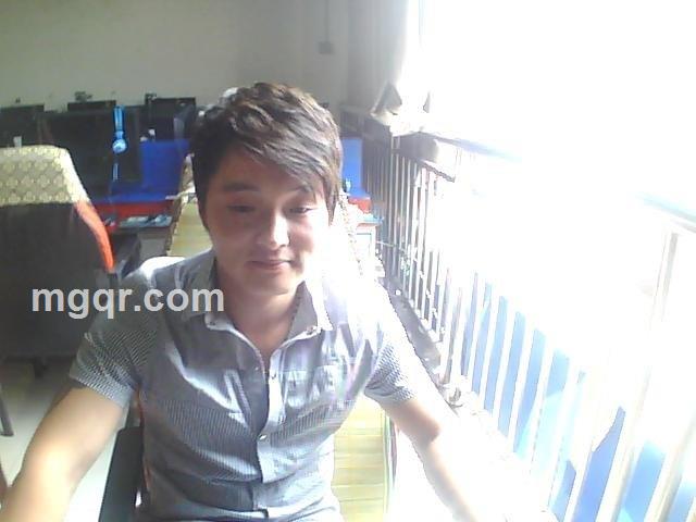 A现实太残忍的头像