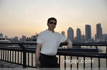 一个人月亮的头像