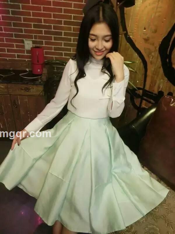 眯眯眼的高跟鞋的头像