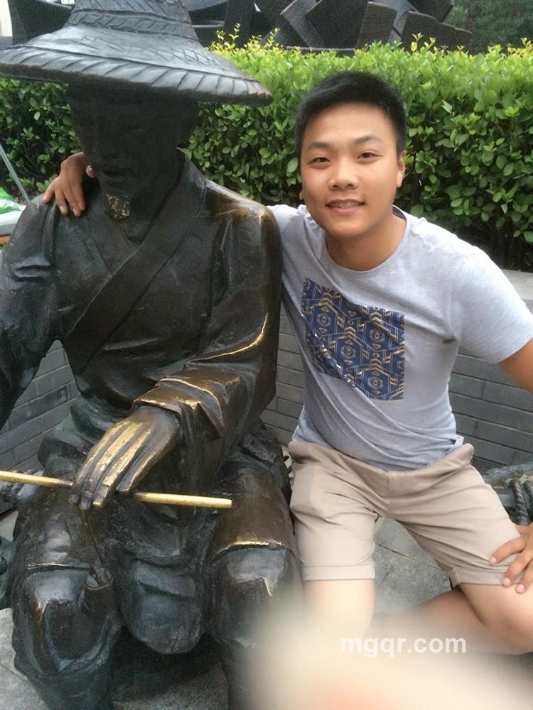 只约不聊的头像