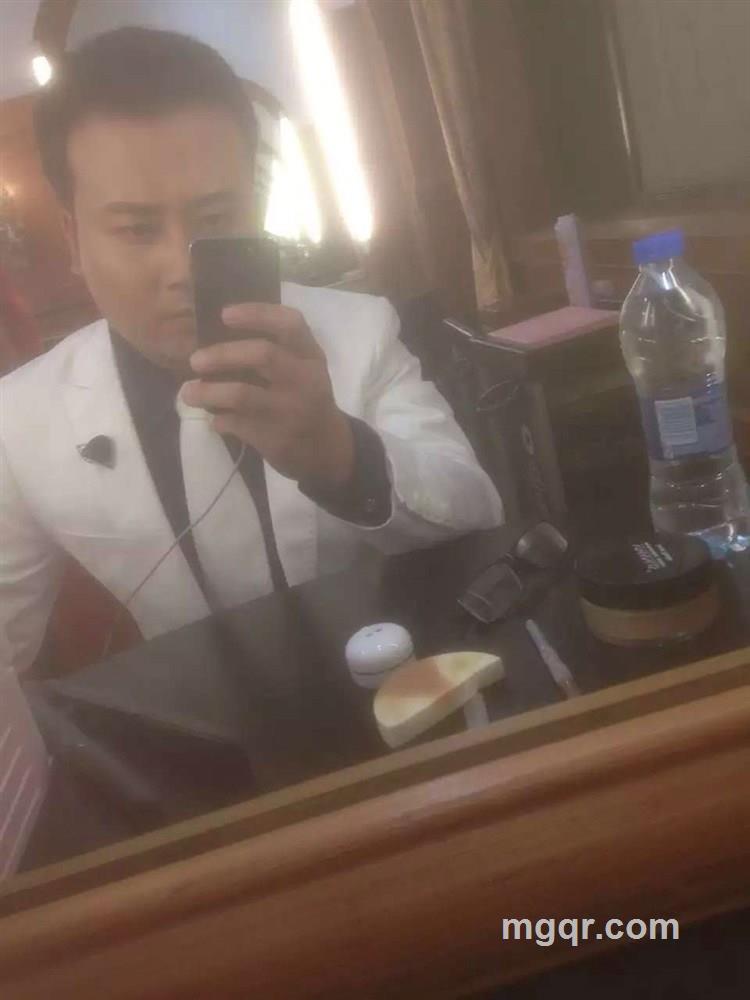 温暖的木的头像