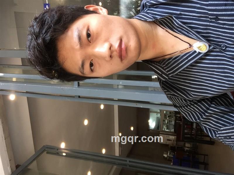 天上掉下个兔八哥的头像