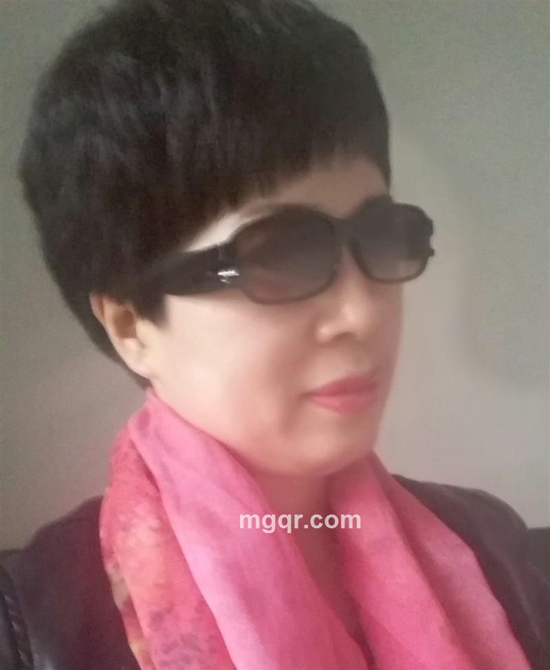 雨中的玫瑰……