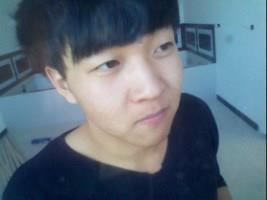 一朵小花满身泥的头像