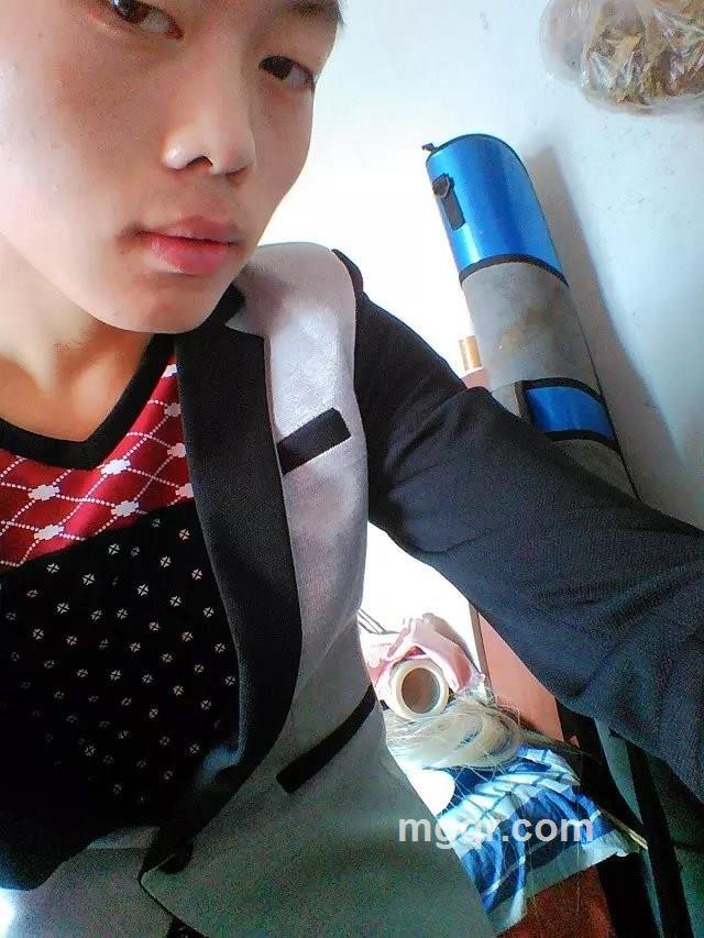 看我资料灬 亲的头像