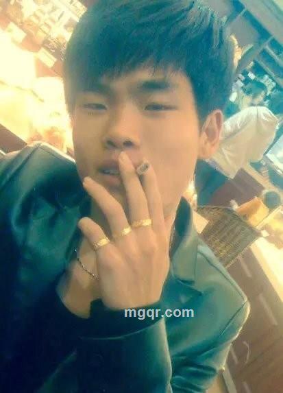  一片落叶的头像