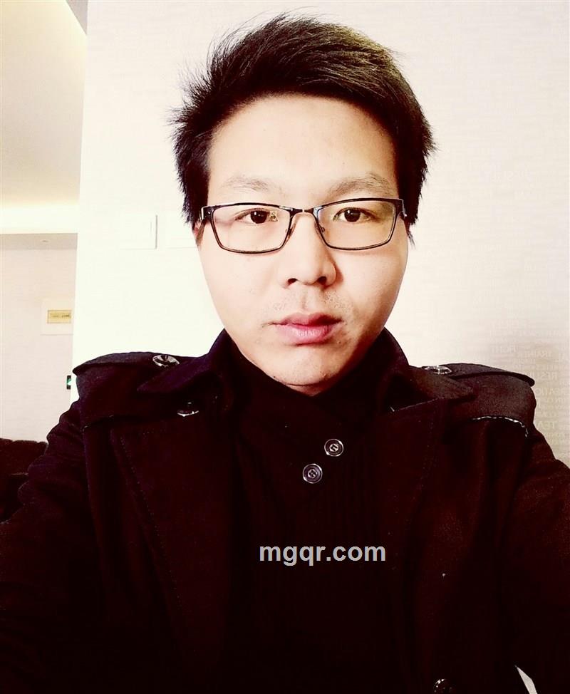 穿着西服的故事的头像