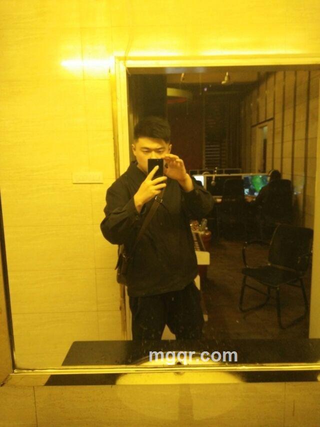 飞翔的大JJ的头像