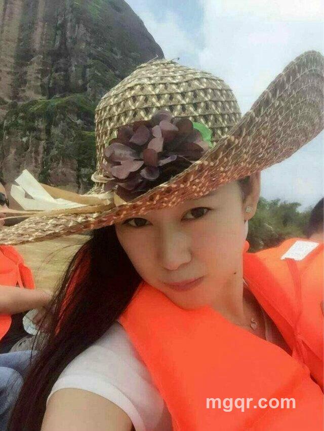 带露的玫瑰的头像