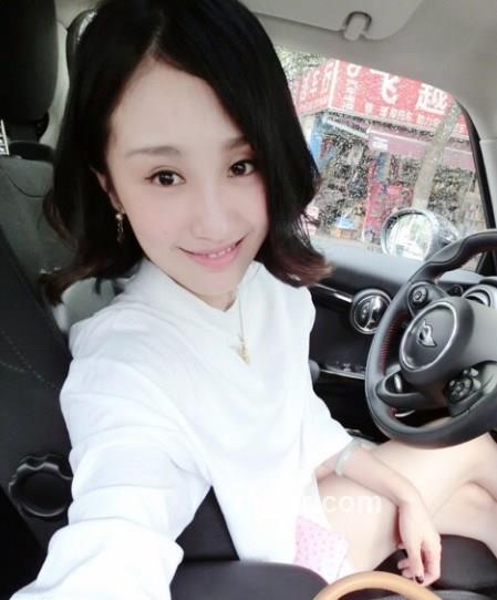 风中的花的头像