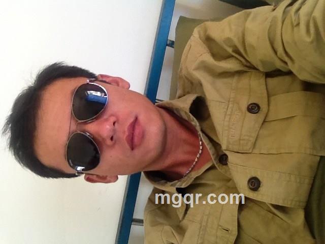 头发乱了的头像