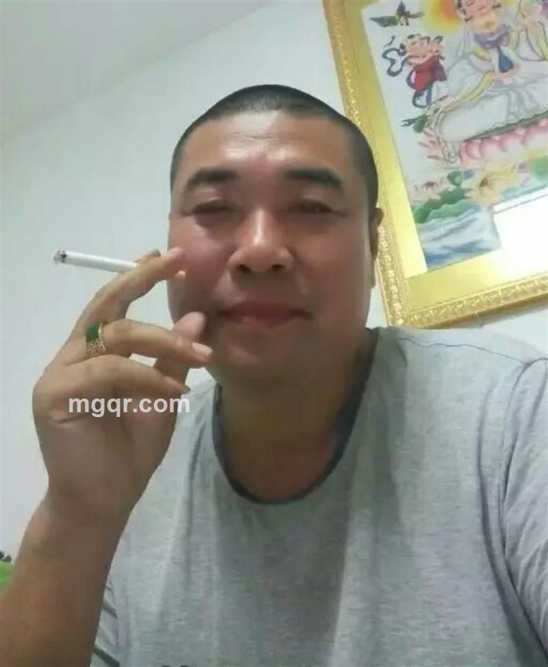 温柔东北坏男的头像