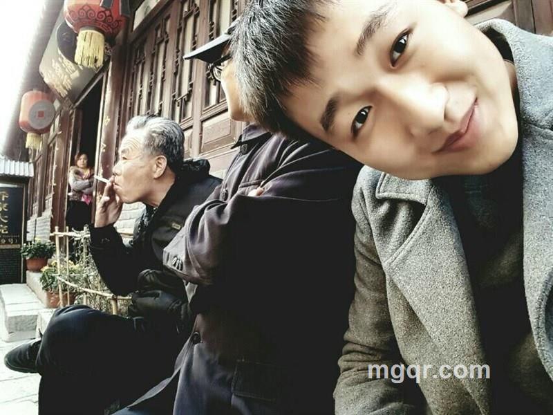 一个人在这里啊的头像