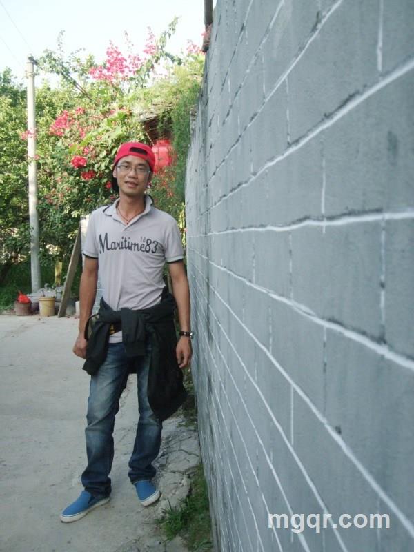 这晚上的街中的头像