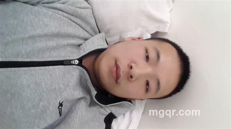 何必在意的头像