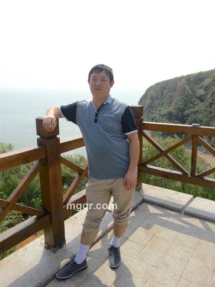 一片蔚蓝的头像