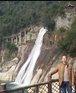 举杯独醉1的头像