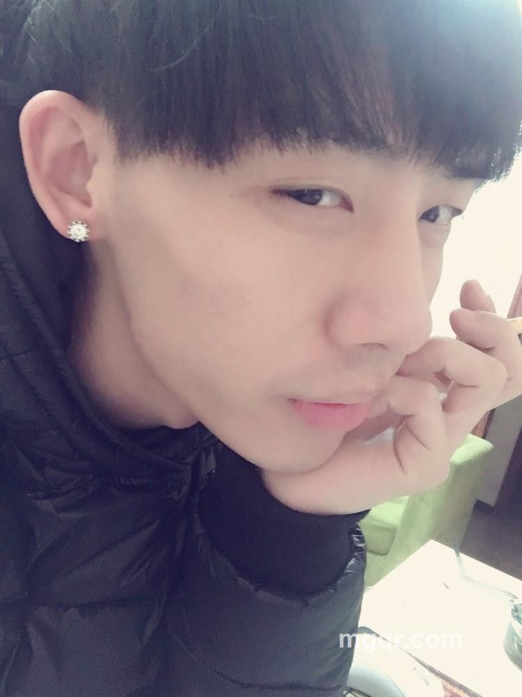 扮作开心天真知不多的头像