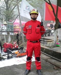 受伤的男人还有人爱吗的头像