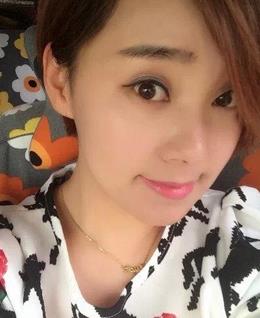 爱迟到的女孩的头像