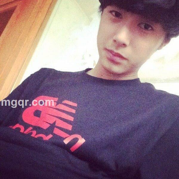 威猛男人。