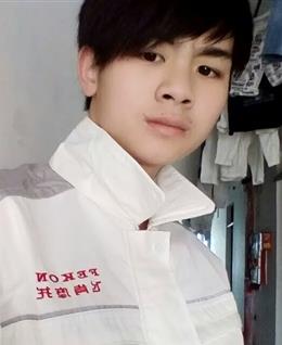 手势香烟笑看人生的头像