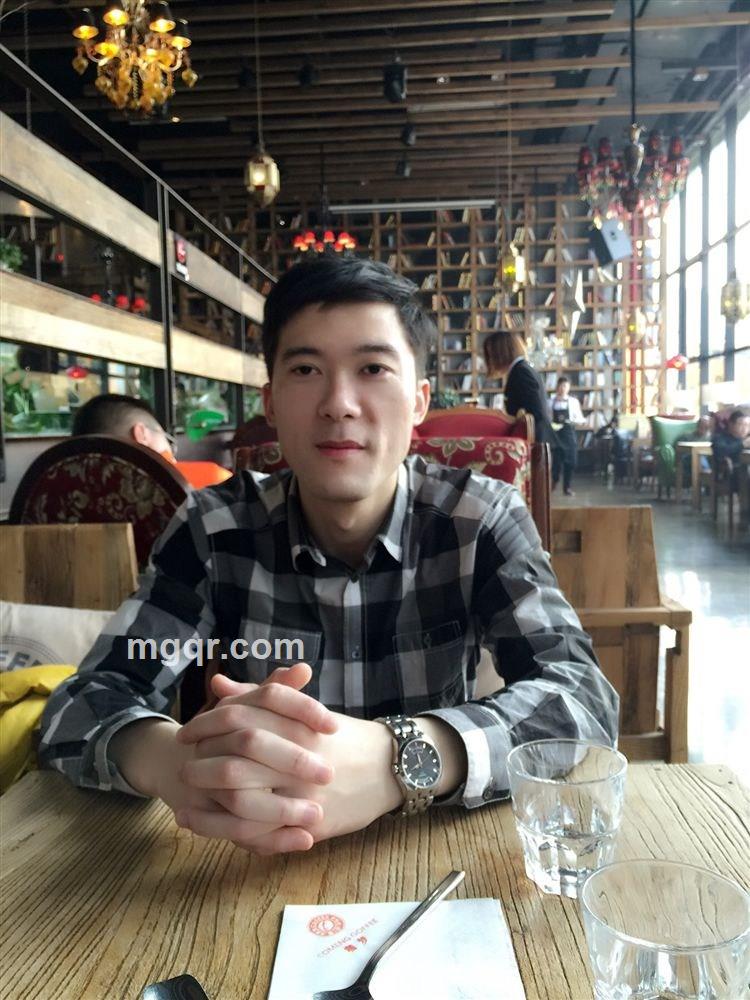 孤独的男人的头像