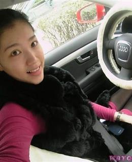 放肆的青春是颓废的美的头像