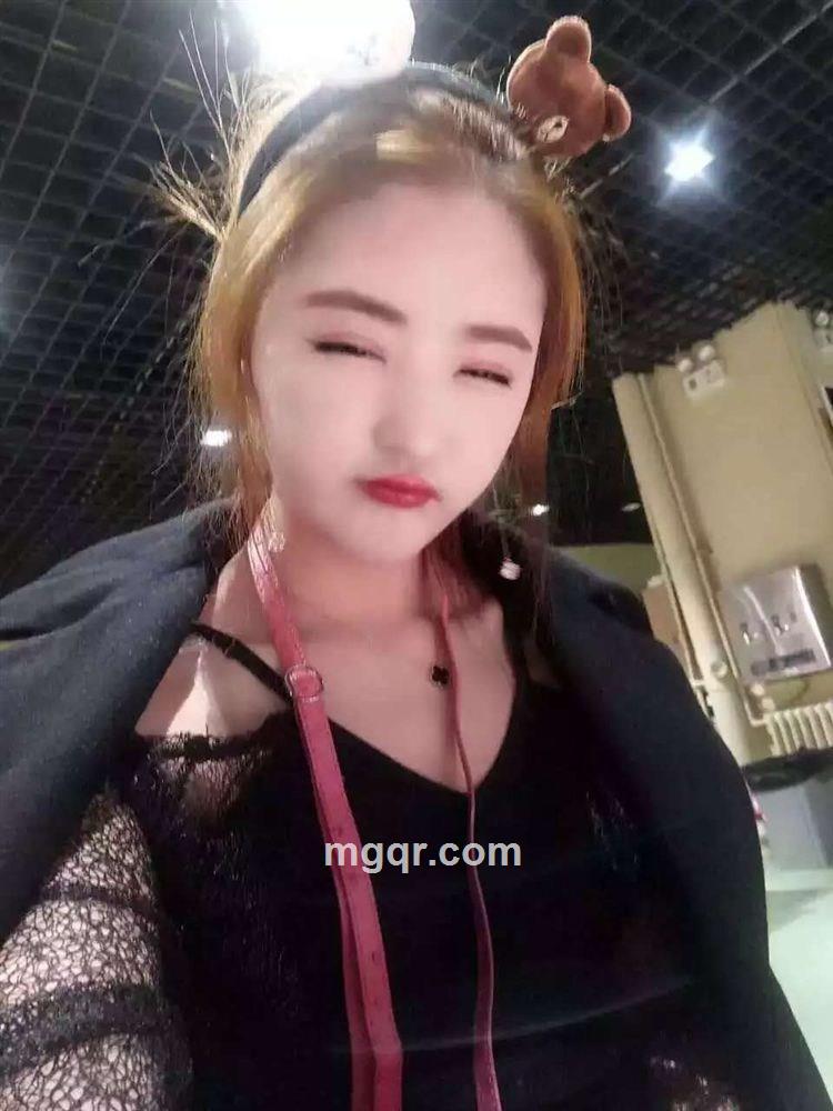 放肆的青春是颓废的美的头像