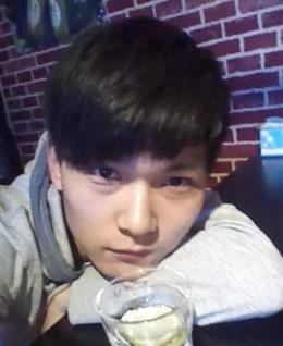 黑白色花猫的头像