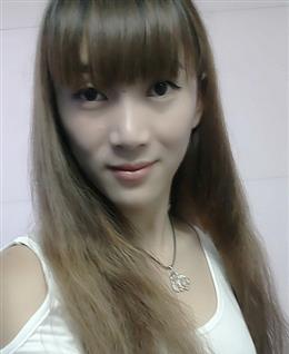一袭素衣的头像