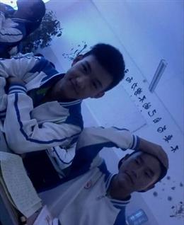 乖摸摸头的头像