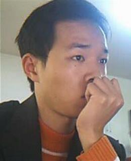 孤单左肩的头像