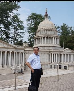 人到中年男人的头像