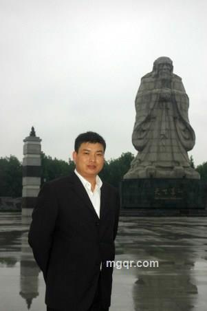 不欠东风的头像